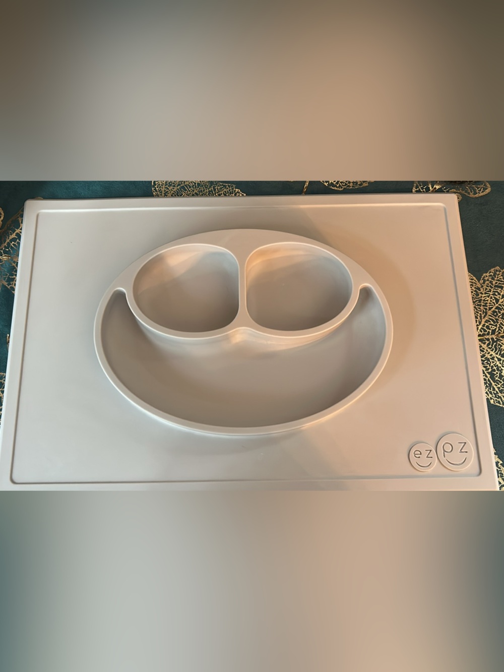 ezpz Happy Mat Silicone Suction Placemat in Gray